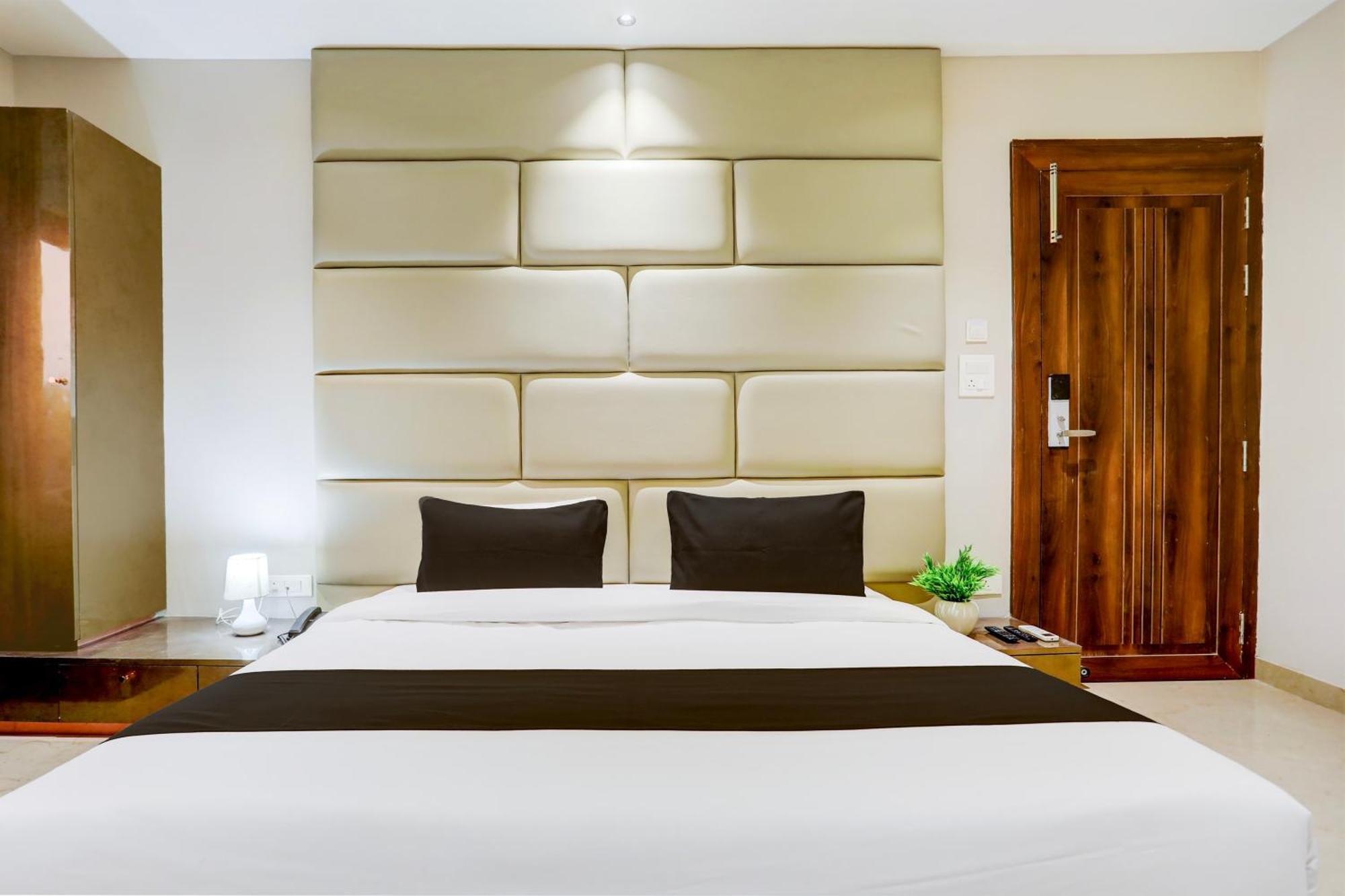 Super Collection O Belgacihia Near Kolkata Railway Station Hotell Gwalior Exteriör bild