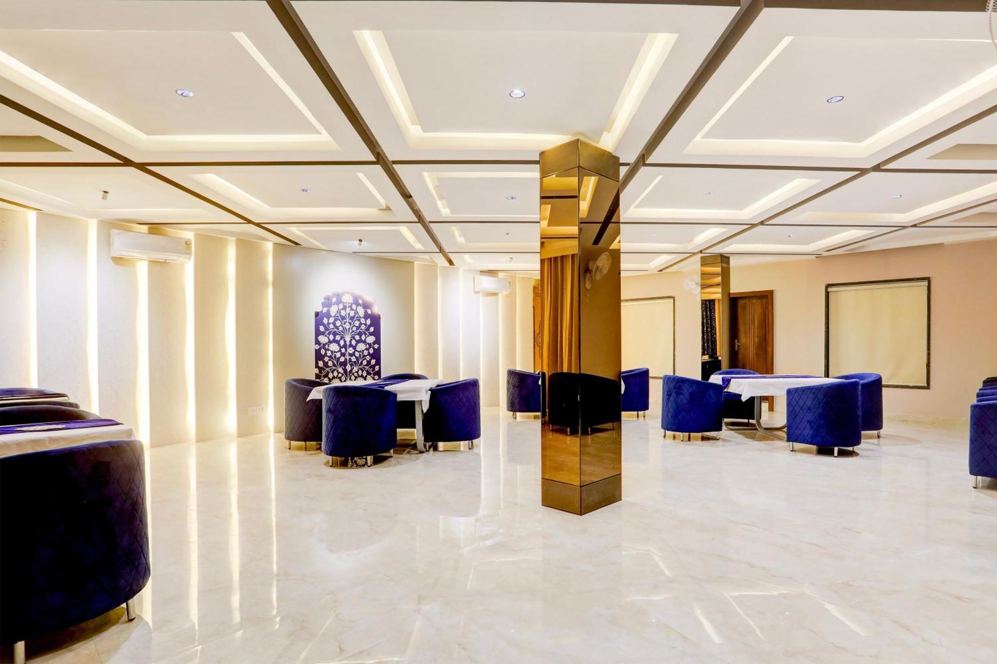 Super Collection O Belgacihia Near Kolkata Railway Station Hotell Gwalior Exteriör bild