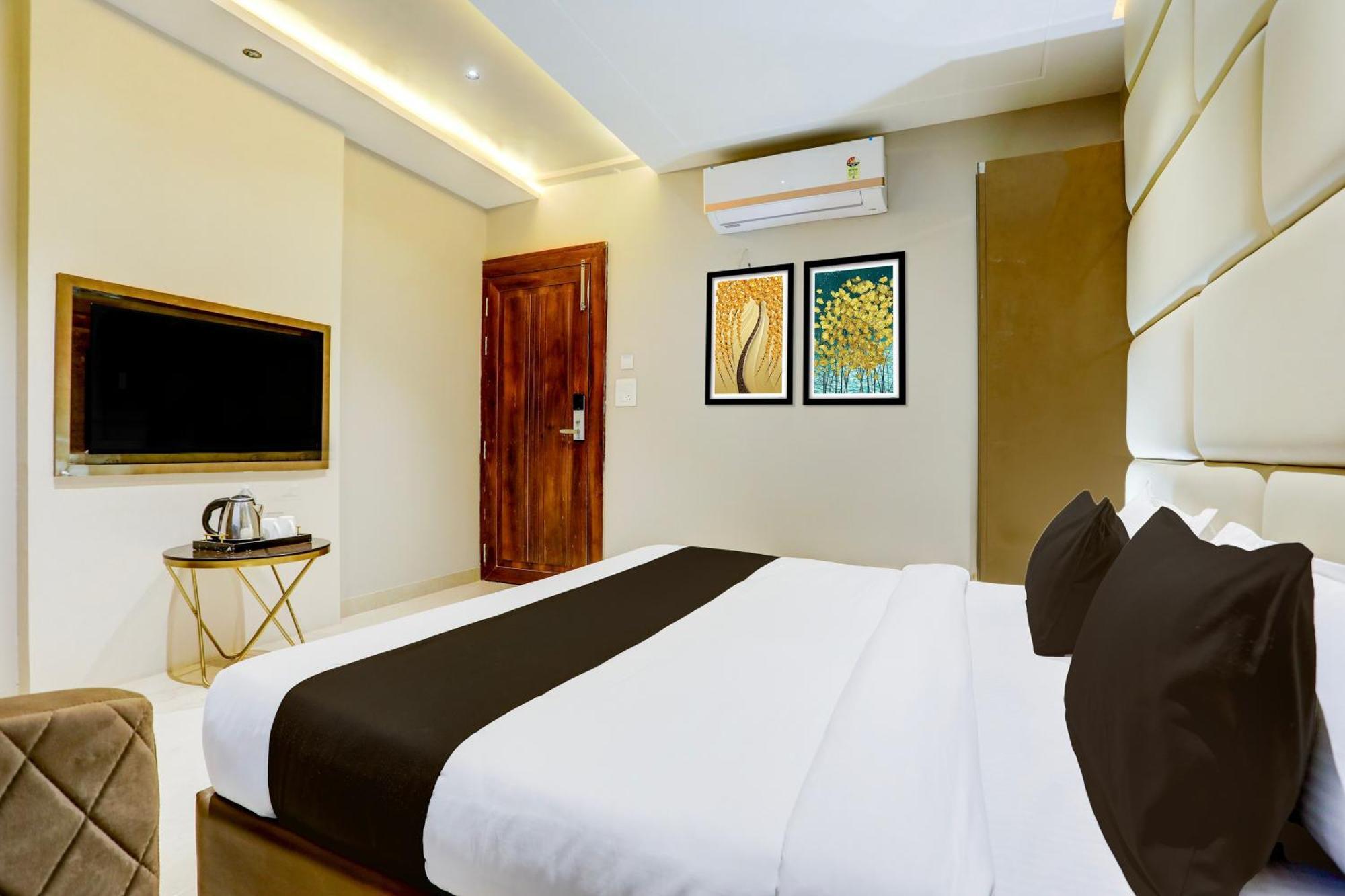 Super Collection O Belgacihia Near Kolkata Railway Station Hotell Gwalior Exteriör bild