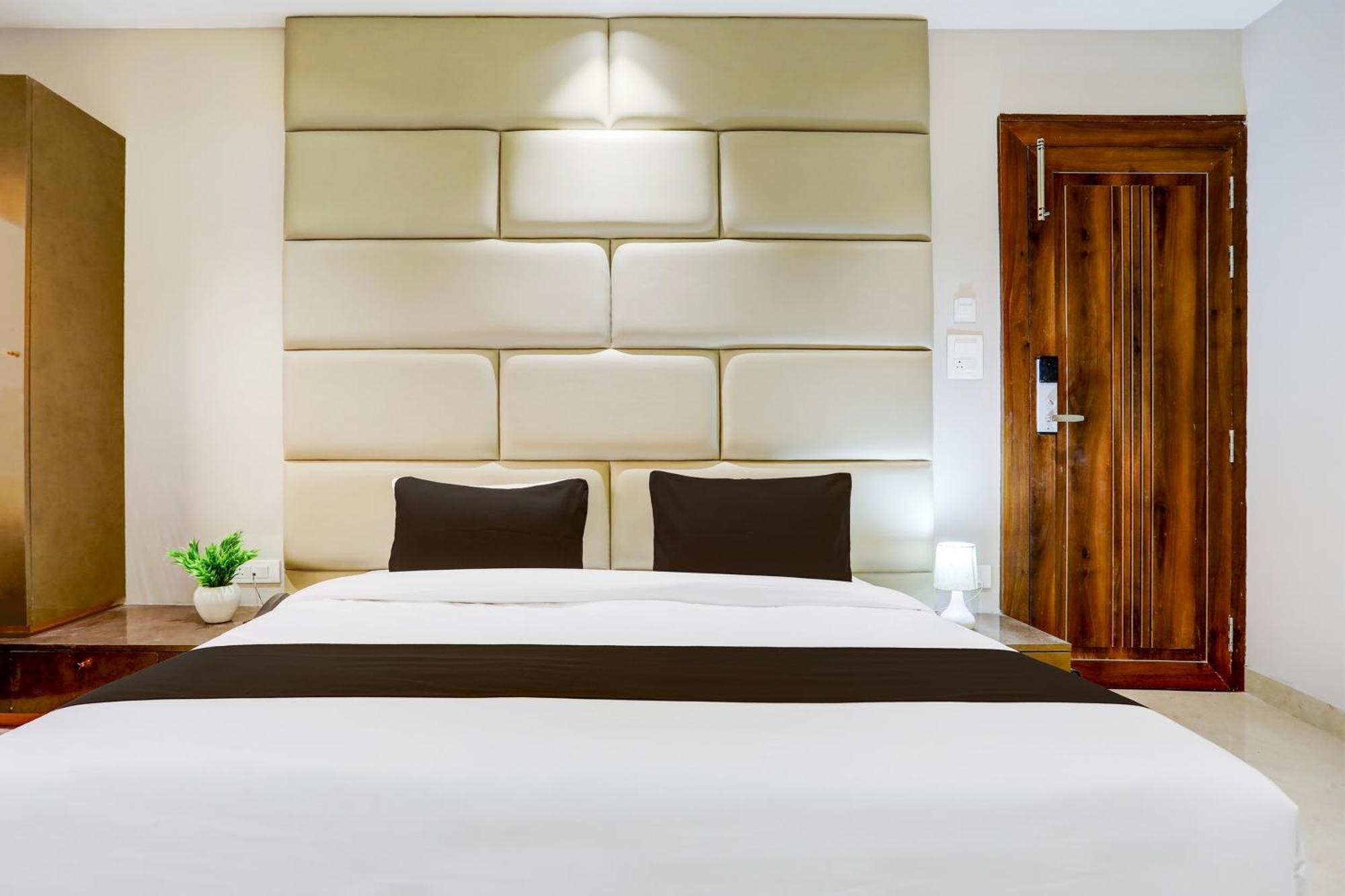 Super Collection O Belgacihia Near Kolkata Railway Station Hotell Gwalior Exteriör bild